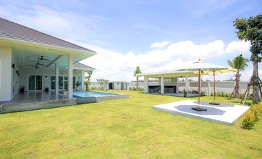 For sale 3 ベッドルーム villa in Hua Hin, Prachuap Khiri Khan