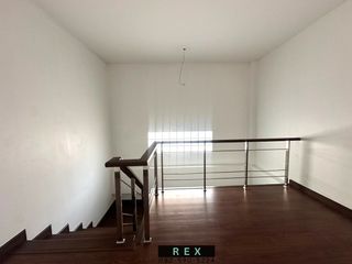 For rent 4 bed retail Space in Phaya Thai, Bangkok