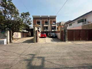 For rent 4 bed retail Space in Phaya Thai, Bangkok