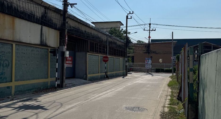 For rent warehouse in Mueang Samut Prakan, Samut Prakan