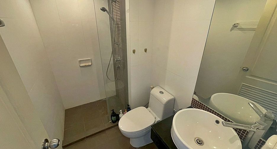 For sale 1 bed condo in Mueang Samut Prakan, Samut Prakan