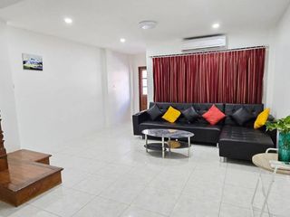 Reihenhaus zur Miete mit 2 Zimmer in Bang Lamung, Chonburi