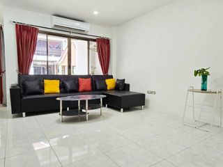 Reihenhaus zur Miete mit 2 Zimmer in Bang Lamung, Chonburi