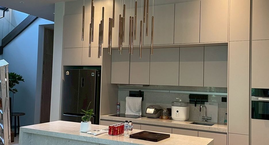 For rent 6 bedrooms house in Suan Luang, Bangkok