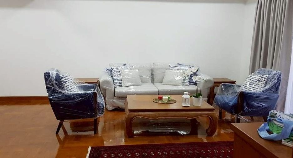 For sale 2 bedrooms condo in Khlong Toei, Bangkok