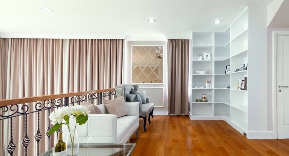 For rent and for sale 3 bedrooms townhouse in Watthana, Bangkok