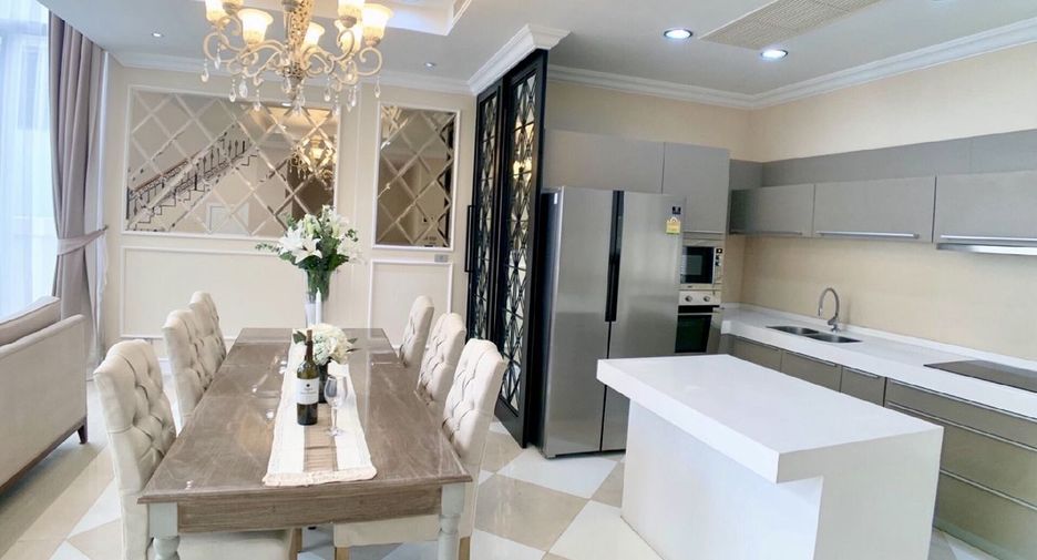 For rent and for sale 3 bedrooms townhouse in Watthana, Bangkok