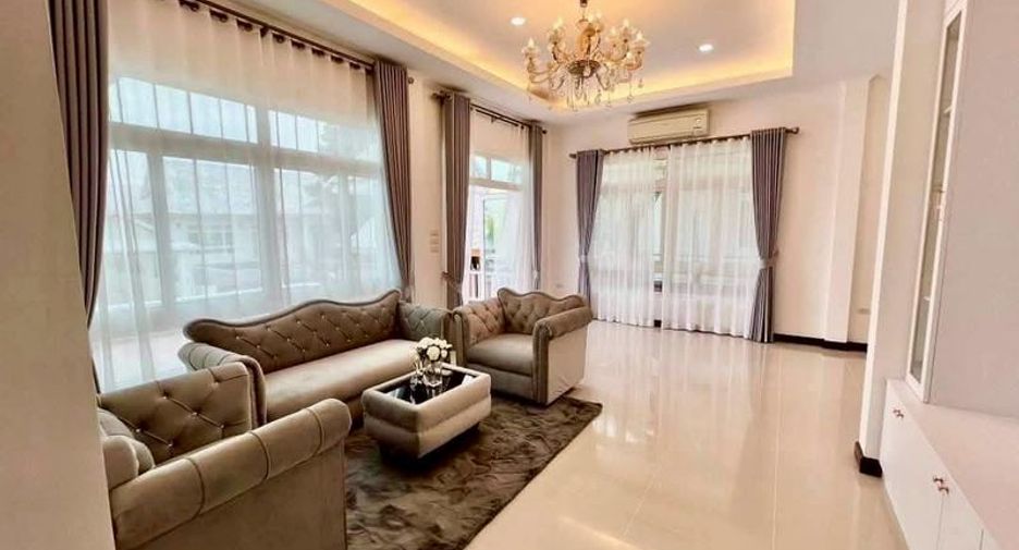 For sale 3 ベッドルーム villa in Bang Lamung, Chonburi