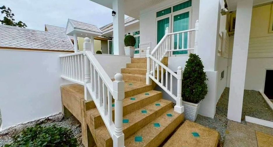 For sale 3 ベッドルーム villa in Bang Lamung, Chonburi