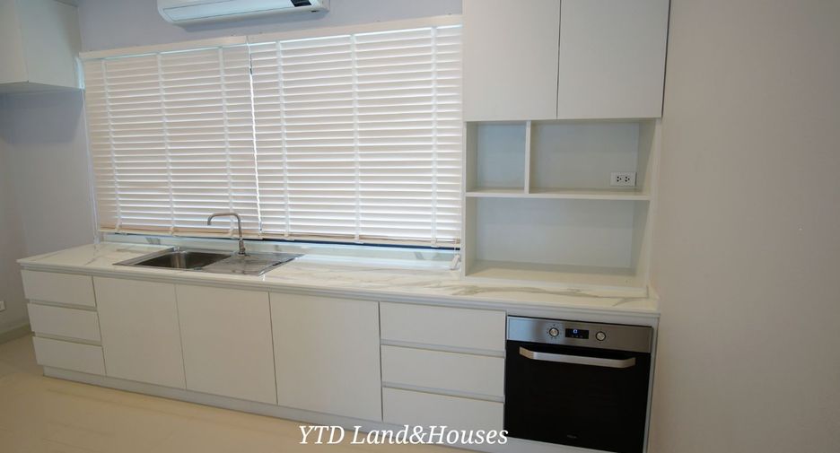For rent 4 bedrooms house in Bang Phli, Samut Prakan