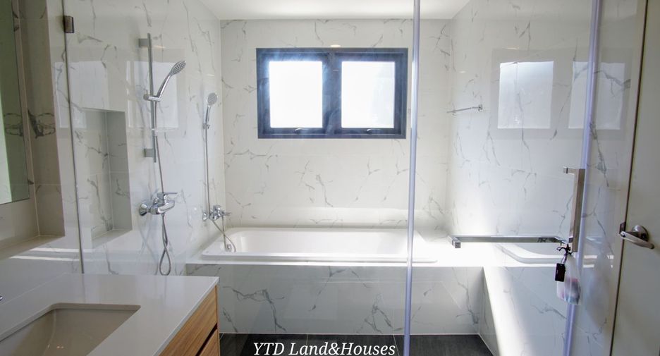 For rent 4 bedrooms house in Bang Phli, Samut Prakan