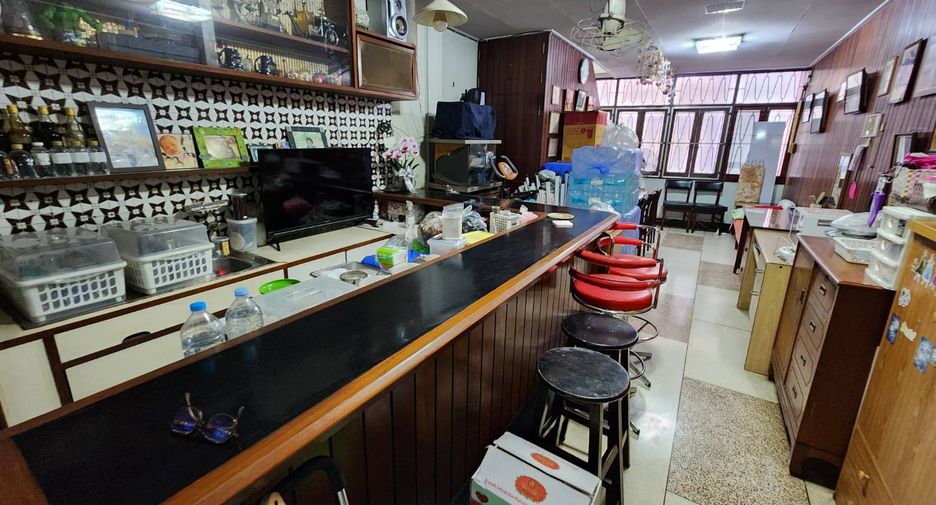 For sale retail Space in Bang Rak, Bangkok