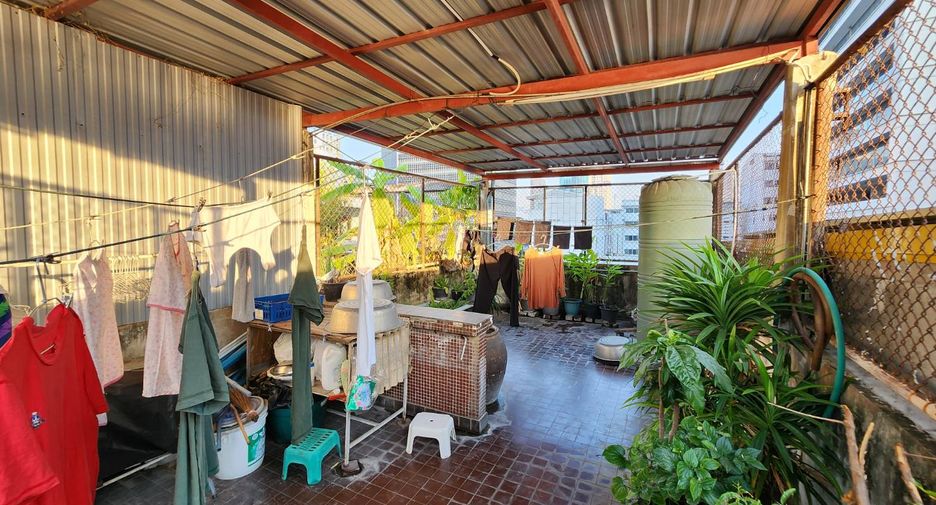 For sale retail Space in Bang Rak, Bangkok