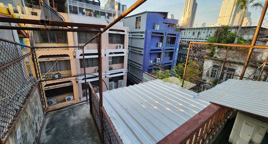 For sale retail Space in Bang Rak, Bangkok