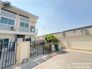 For sale 2 bed townhouse in Lat Lum Kaeo, Pathum Thani