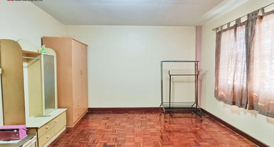 For sale 2 bed townhouse in Mueang Suphanburi, Suphan Buri