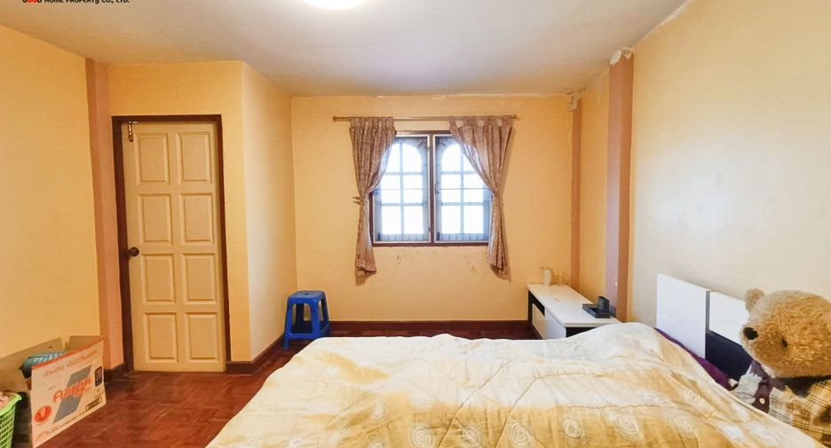 For sale 2 bed townhouse in Mueang Suphanburi, Suphan Buri