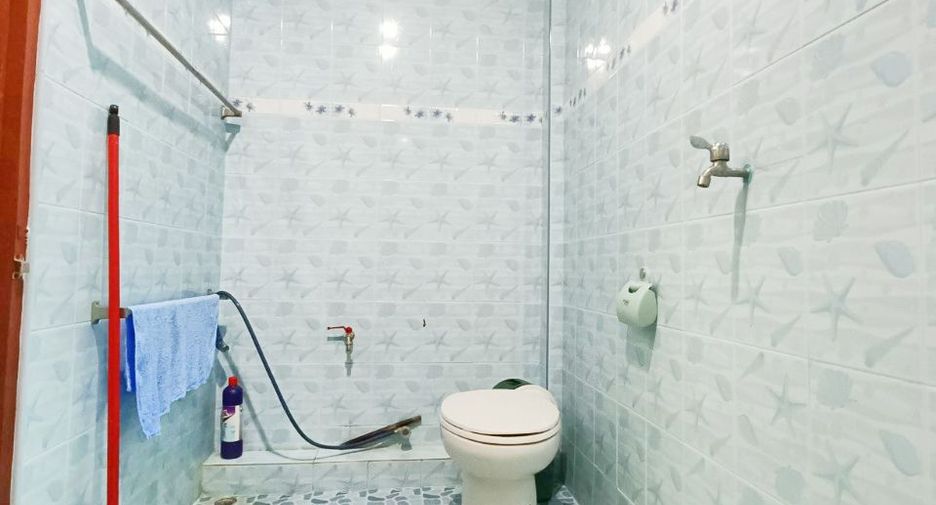 For sale 2 bed townhouse in Mueang Suphanburi, Suphan Buri