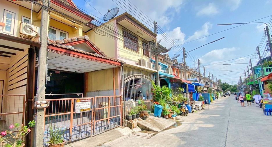 For sale 2 bed townhouse in Krathum Baen, Samut Sakhon