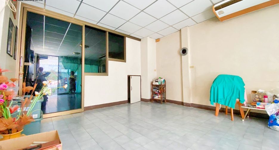 For sale 2 bed townhouse in Krathum Baen, Samut Sakhon