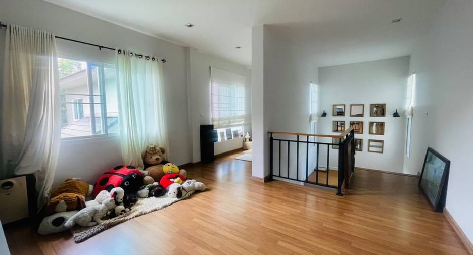 For rent 4 bedrooms house in Mueang Chiang Mai, Chiang Mai