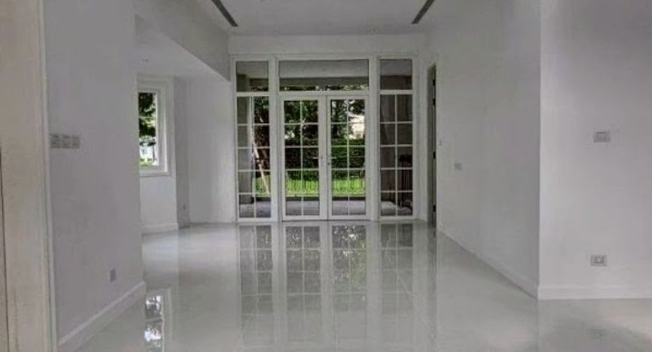 For sale 3 bedrooms house in Bueng Kum, Bangkok