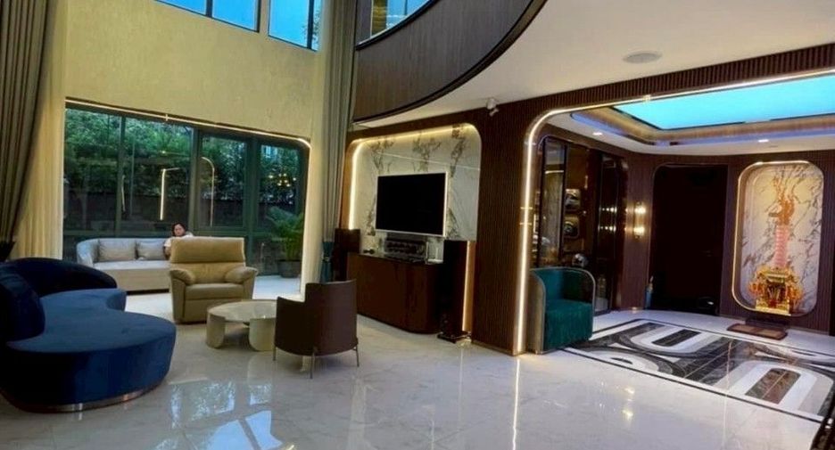 Casa en venta de 5 habitaciones en Saphan Sung, Bangkok
