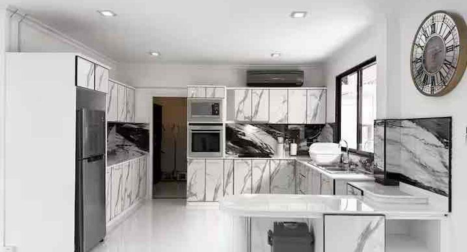 For rent 4 ベッドルーム villa in Bang Lamung, Chonburi