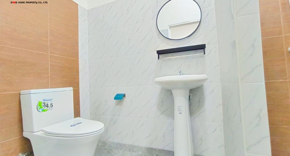 For sale 2 bed townhouse in Mueang Suphanburi, Suphan Buri