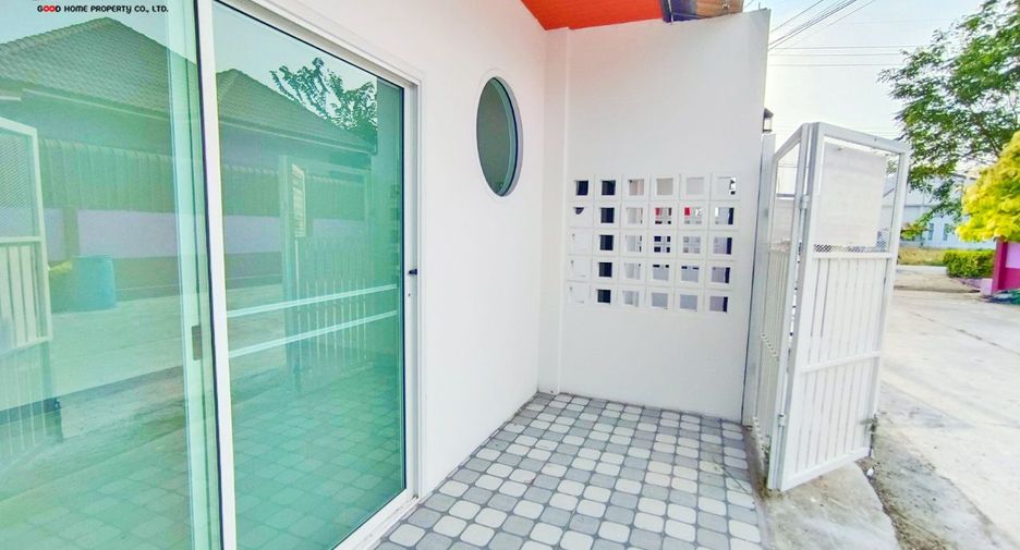 For sale 2 bed townhouse in Mueang Suphanburi, Suphan Buri