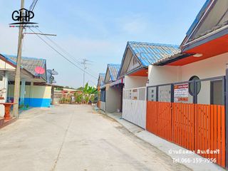 For sale 2 bed townhouse in Mueang Suphanburi, Suphan Buri