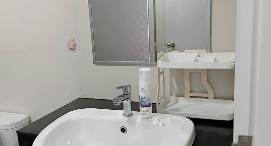 For rent 2 bedrooms condo in Mueang Chiang Mai, Chiang Mai