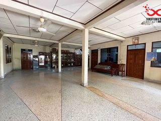 For sale 8 Beds house in Din Daeng, Bangkok