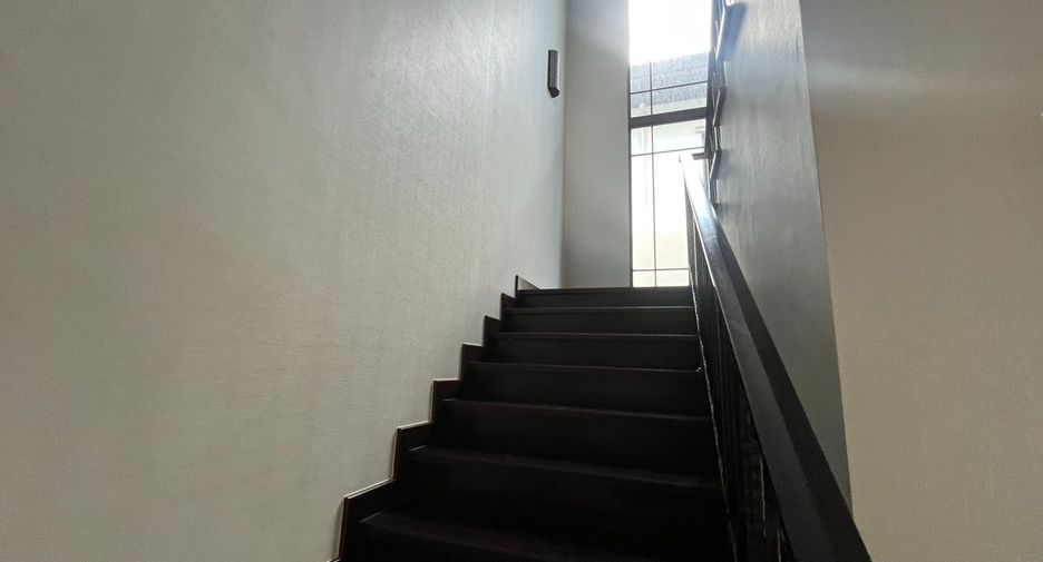 Casa en venta de 4 habitaciones en Khan Na Yao, Bangkok