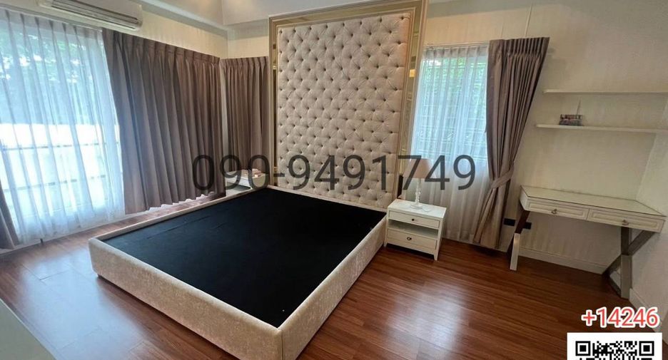 For rent 4 bedrooms house in Khlong Sam Wa, Bangkok