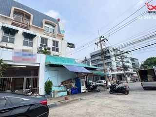 For sale 3 Beds retail Space in Lat Phrao, Bangkok