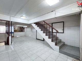 For sale 3 Beds retail Space in Lat Phrao, Bangkok