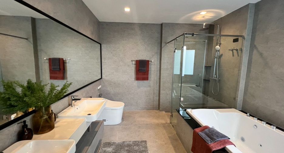Haus zum Kauf mit 5 Zimmer in Khlong Sam Wa, Bangkok