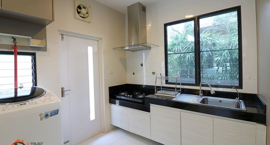 For sale 4 bedrooms house in Prawet, Bangkok