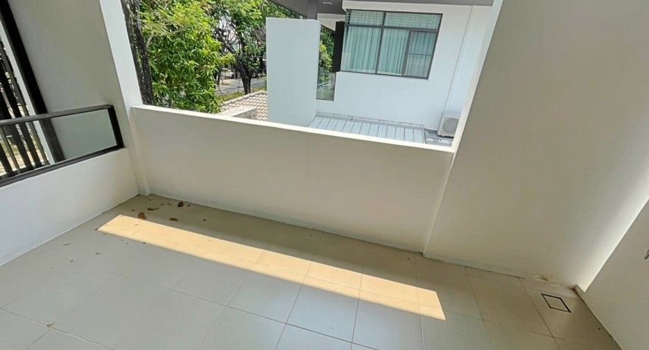 For sale 4 bedrooms house in Prawet, Bangkok