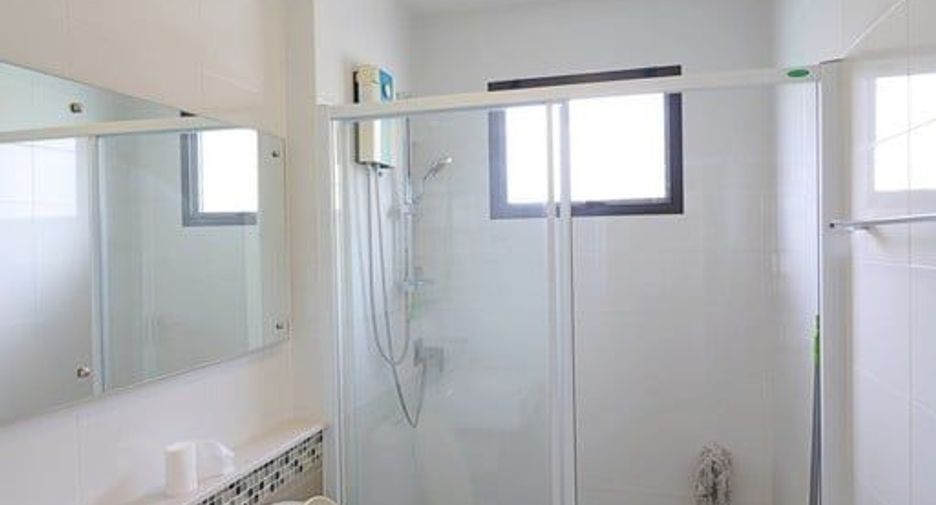 For sale 4 bedrooms house in Prawet, Bangkok
