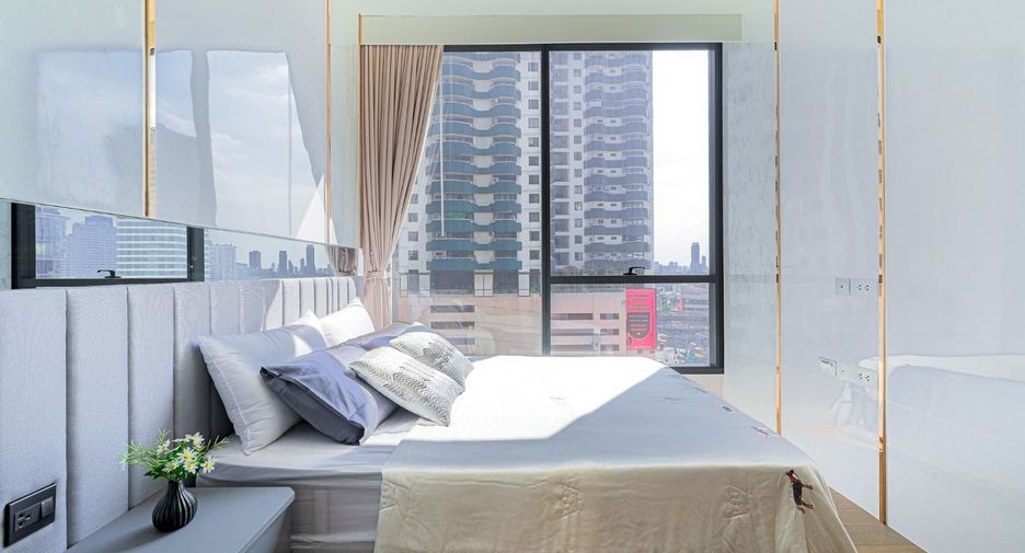 For sale 1 bed condo in Khlong Toei, Bangkok