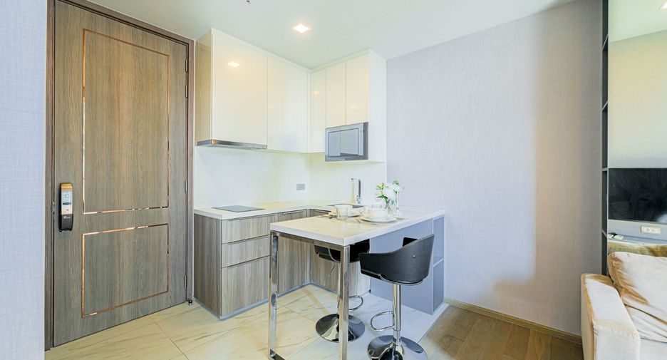 For sale 1 bed condo in Khlong Toei, Bangkok