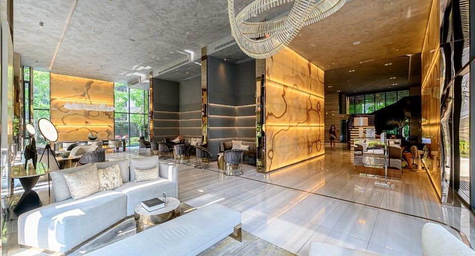 For sale 1 bed condo in Khlong Toei, Bangkok