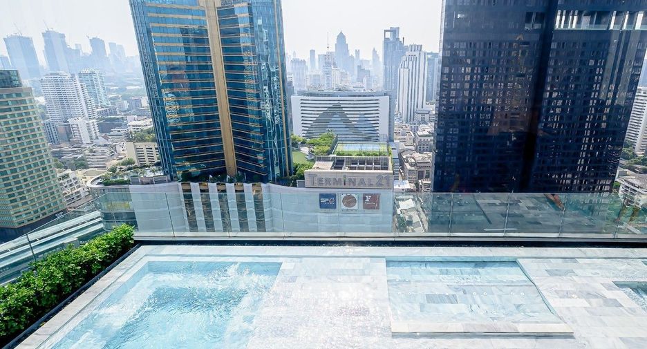 For sale 1 bed condo in Khlong Toei, Bangkok