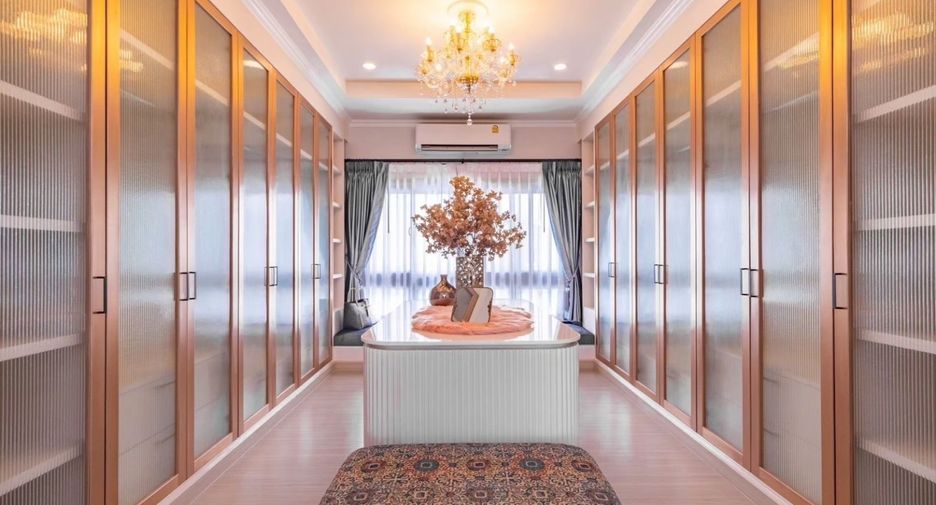 For sale 4 bedrooms house in Mueang Phuket, Phuket