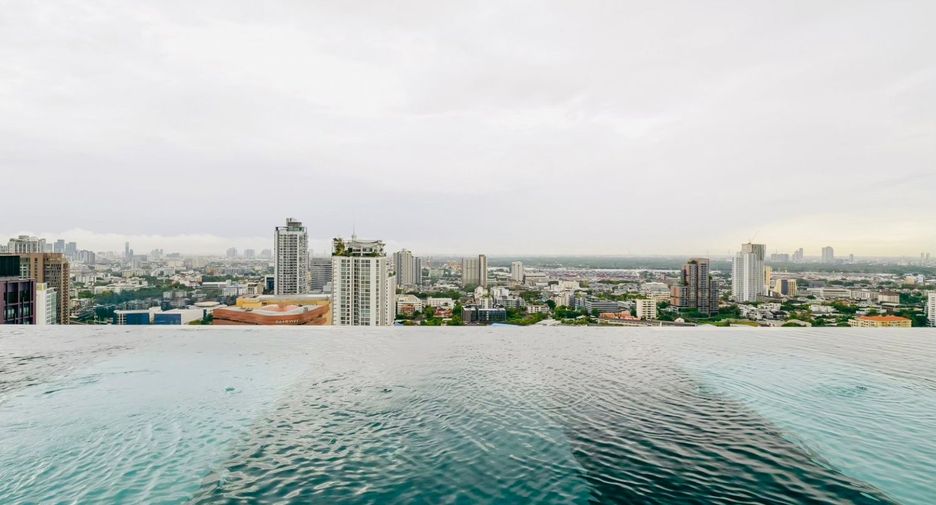 For sale 2 ベッドルーム condo in Watthana, Bangkok