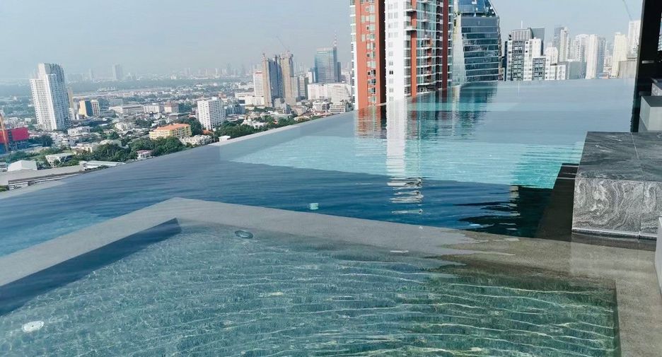 For sale 2 ベッドルーム condo in Watthana, Bangkok