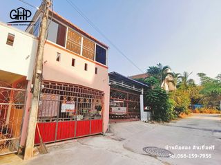 For sale 2 Beds townhouse in Mueang Nakhon Sawan, Nakhon Sawan