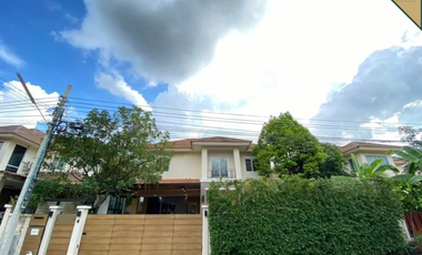 For sale 3 bedrooms house in Saphan Sung, Bangkok